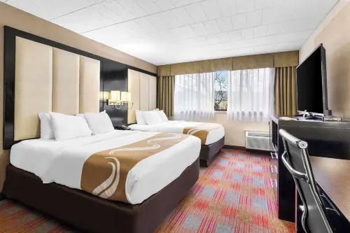 Quality Inn & Suites Hotels in Altoona