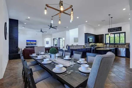 Villa Toscana by AvantStay Palatial Villa with Spa Pool Theater Game Room Permit4769