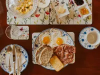 Tongariro Crossing Lodge - breakfast