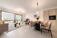 Halternative Residence Renaissance Hotels in Bour