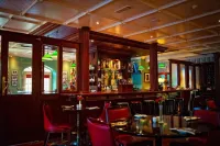 Step House Hotel - bar
