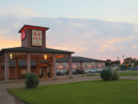 R&R Inn & Suites Hotels in Camrose
