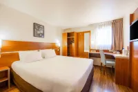 Comfort Hotel Aeroport Lyon St Exupery Hotels in Коломб'є-Соньє