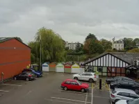 The Boathouse Inn & Riverside Rooms - parking