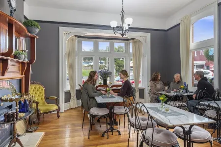 Cygnet Old Bank B & B Cafe & Gift Store Отели в г. Довер