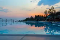Wigot Gardens - Pool