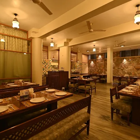 Om Niwas Suite Hotel