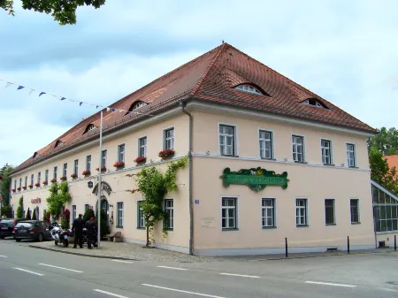 Hotel Landgasthof Zur Post Отели в г. Дингольфинг-Ландау