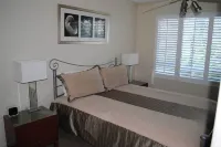 Surfside on the Beach Hotels in Buddina