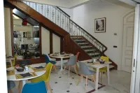 Al Centro Luxury Home - breakfast