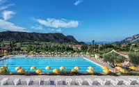 Poiano Garda Resort Hotel - piscina