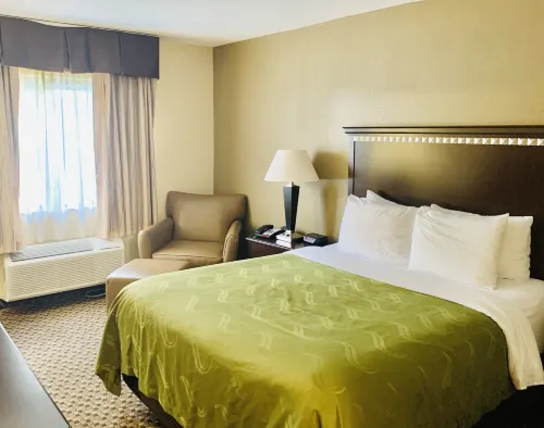 Quality Inn Macomb Near University Area - 2-Star