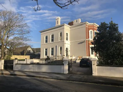 비치 하우스 - 침실 1개 아파트 에인스데일 주변 호텔