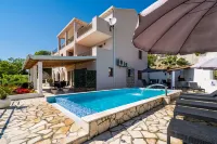 Apartments Villa Made 4U - Pools