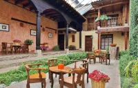 Hotel Casavieja Отели рядом с достопримечательностью «Llamada Final San Cristobal»