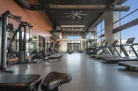 Global Luxury Suites in Menlo Park - Gym