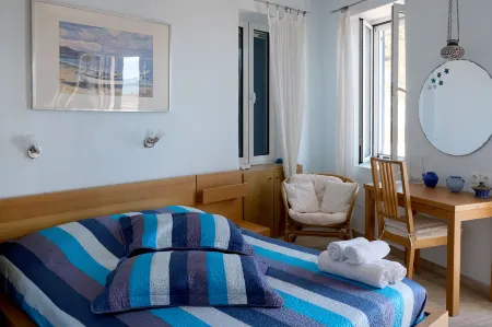 Alkistis Cozy by the Beach Apt. in Ikaria Island, Therma 1st Floor