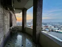 كاسل فاميلي هوتل فنادق في Zovuni