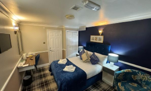 4 Sisters Inn - Housity