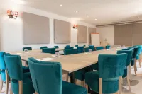 Le Mas des Ecureuils Hotels in Екс-ан-Прованс