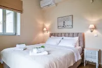 EFMAR EXCLUSIVE RESIDENCES