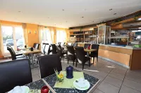 カフェ & ホテル アム ホルツハーフェン