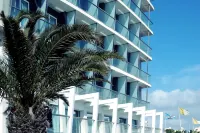 Water's Edge Hotel Hotels near St. Peter's Pool
