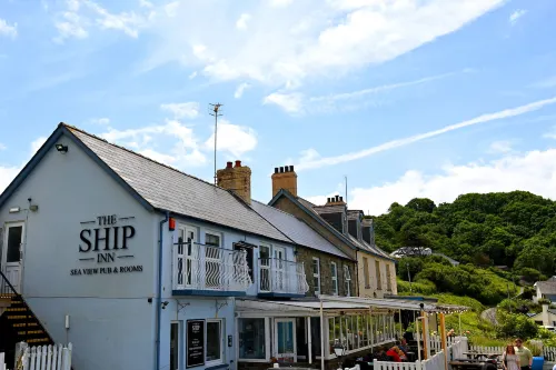 Ship Inn Hotels in Penbryn