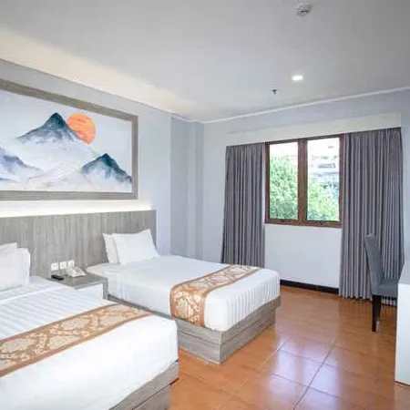 Front One HK Resort Simpang Lima Semarang