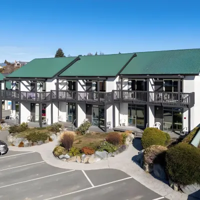 Lake Tekapo Village Motel Hotels near That Tekapo Tree