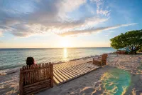 Glamping EcoLodge Cueva de Las Aguilas Hotels in Pedernales