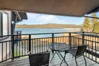 Lakehouse Retreat