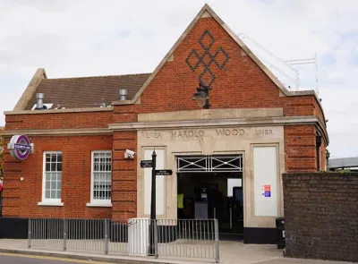 1 Bed House Sleeps 2 -Free Parking -Tv Hotels near Harold Wood