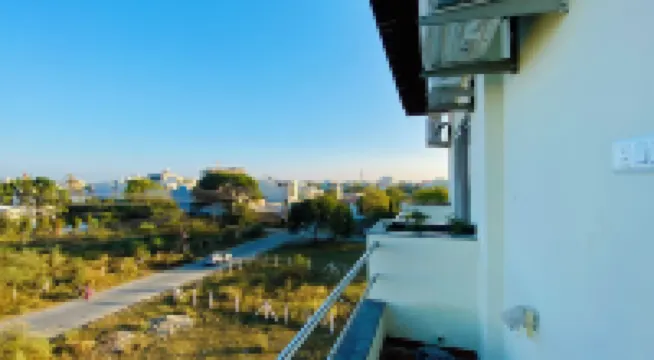 Stay 10 Parallel Apartment Hotel