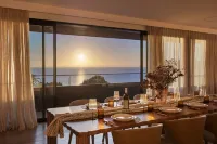 Blanc de Noir Luxe Grandeur Heated Pool and Spa Hotels in Mount Martha