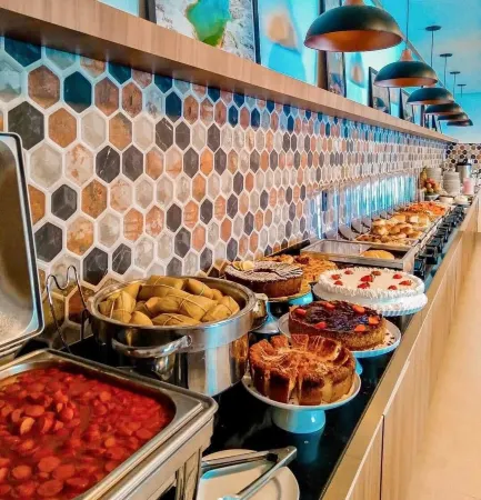 Cyrilo's Palace Hotel Отели рядом с достопримечательностью «Paraiso Perdido»