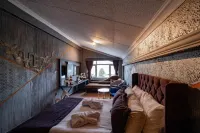 Parnassius Hotel