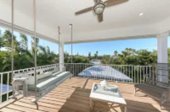 Slice of Paradise by Beach Retreats