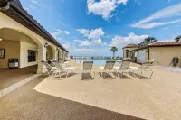 Oceanview Top-floor Penthouse in Surf Club Beach Pool Access - Wifi