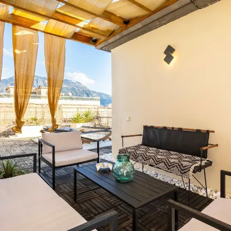 Urban Nest - Loft with Private Rooftop Garden