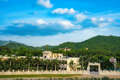 Hotel Chandrawati Palace Hotels near Global Auditorium Garden