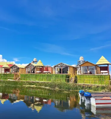 Uros Aruma Uro Lodge Hotel dekat Sillustani