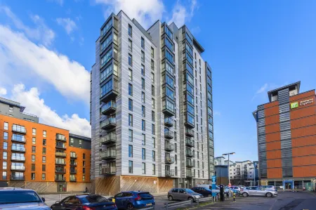 Highlife Lexington Apartments Отели рядом с достопримечательностью «Парк Лэнгли»