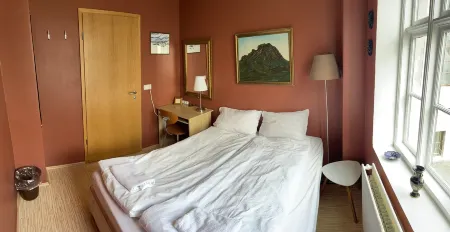 Mánagisting Guesthouse Отели в г. Исафьордюр