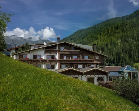 Hotel Höhlenstein Hotels in Tux