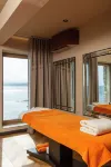 Hotel la Pietra Restaurant & Spa Hotels in Л'Іль-Русс