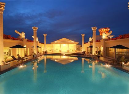 Harmoni One Convention Hotel and Service Apartments