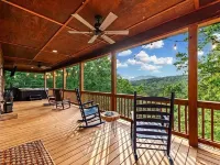 Unique Cabin! Close to Blue Ridge GA and Murphy NC. Hot Tub Has an Amazing View. Hotels in Notla