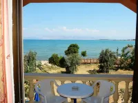 Makris Apartments Hotel di Roda