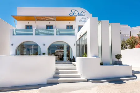 Deluxe Hotel Santorini